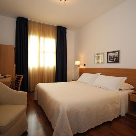 Hotel Majesty Bari Eksteriør billede