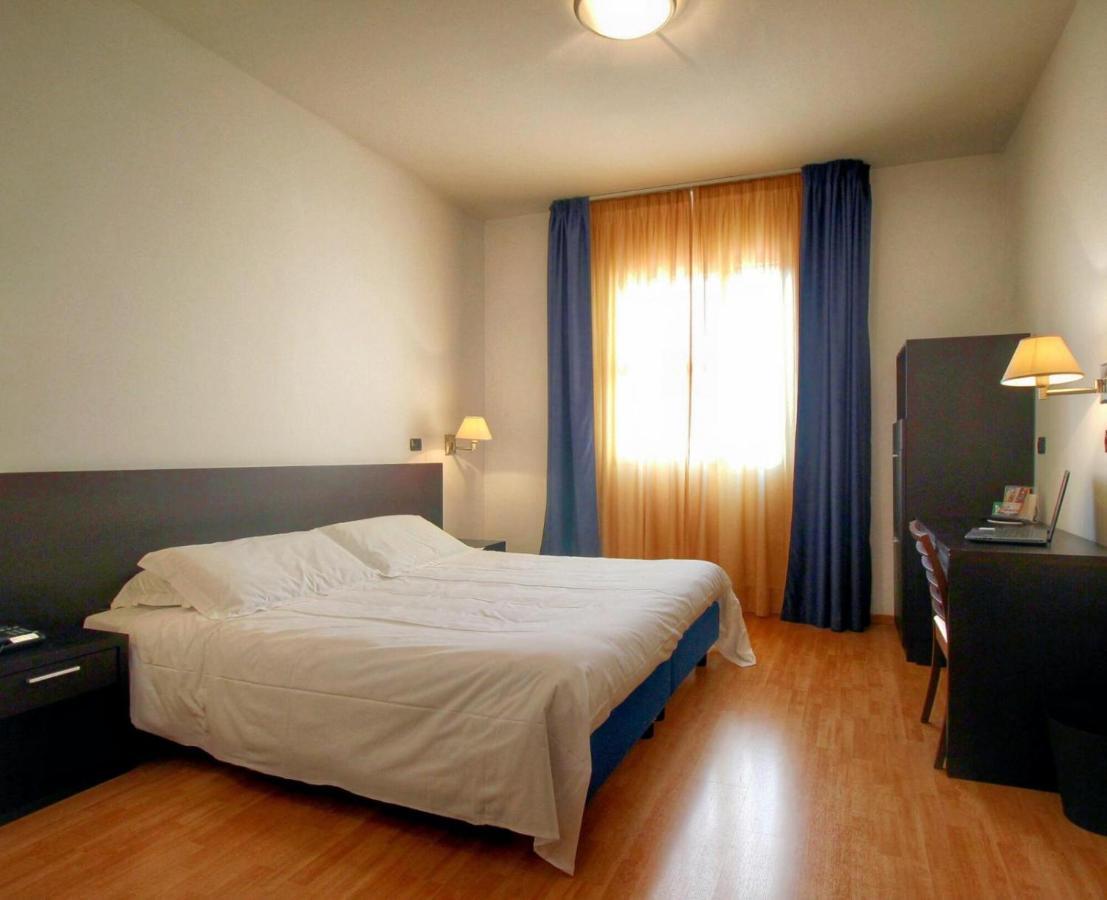 Hotel Majesty Bari Eksteriør billede