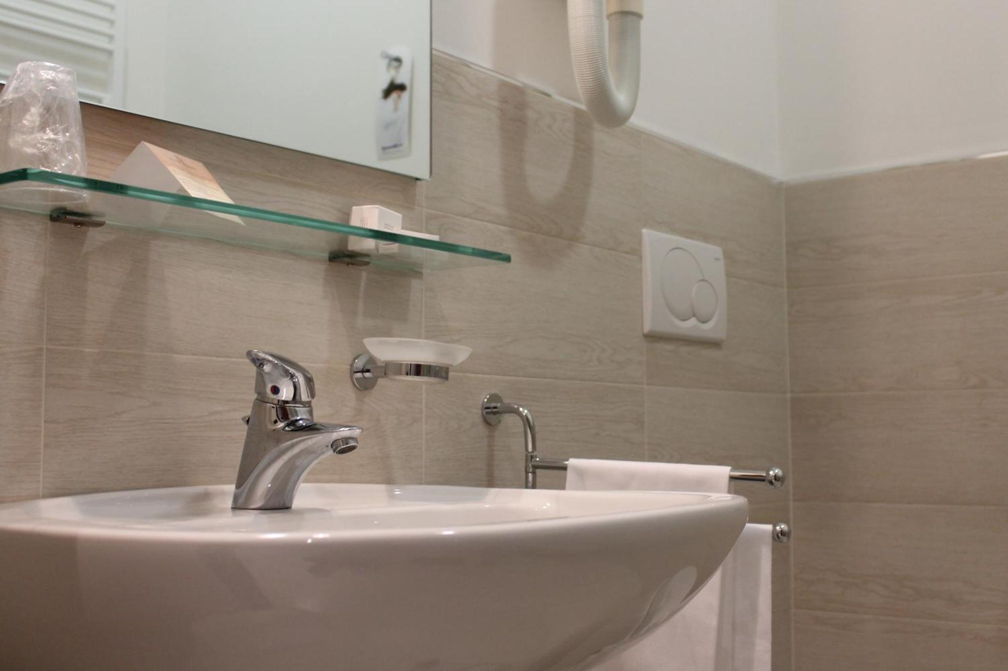 Hotel Majesty Bari Eksteriør billede